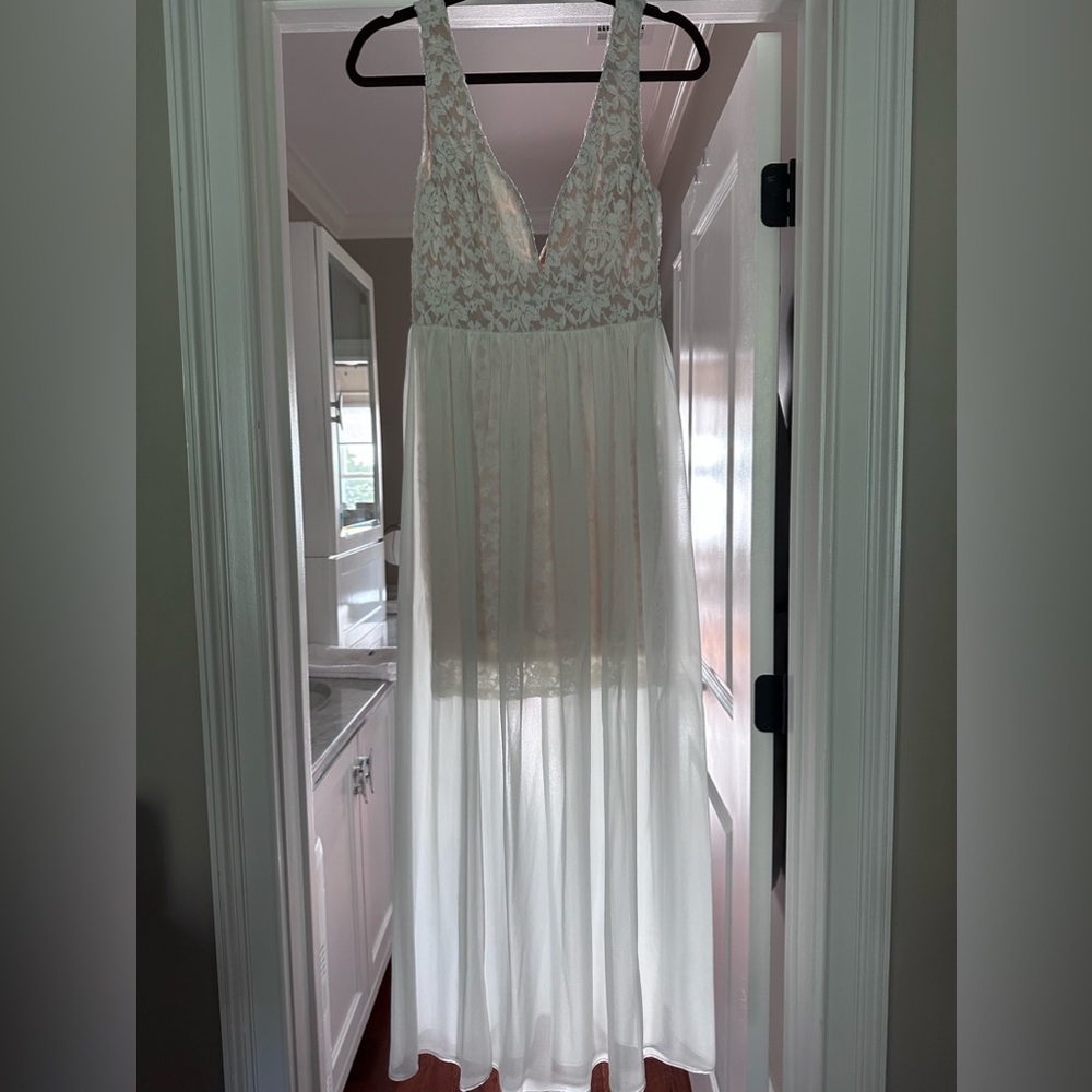Lulus lace and chiffon dress
